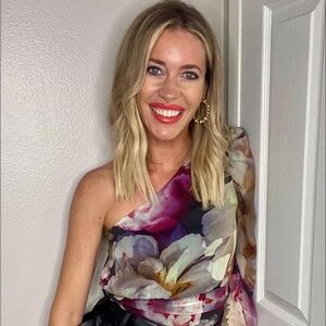 Floral One-Shoulder Top